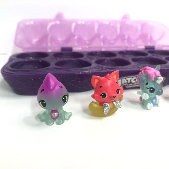 hatchimals colleeggtibles lot of 7 w/ purple glitter case collectible miniatures - Picture 5 of 7